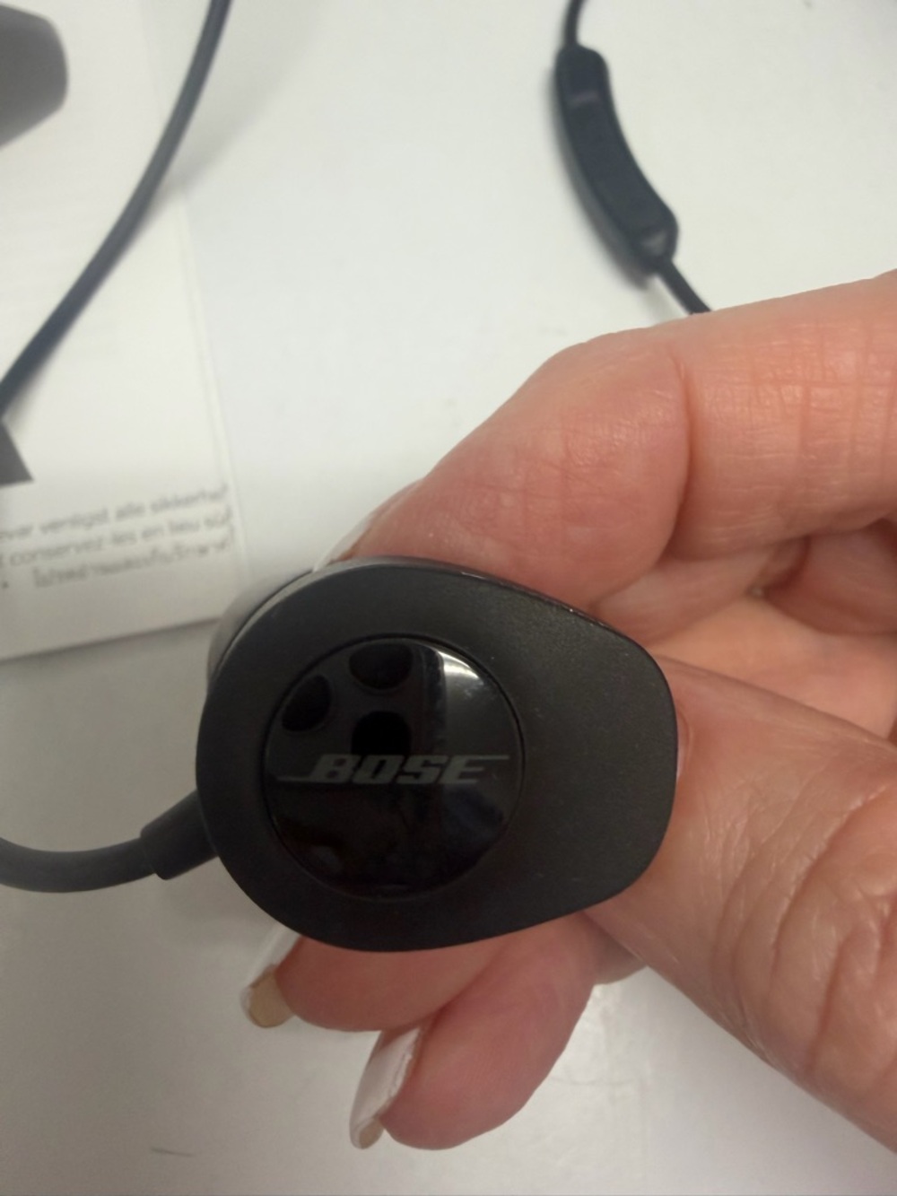 Bose Black In-Ear Wireless Earbuds with Neck Cable - Picture 2 of 8